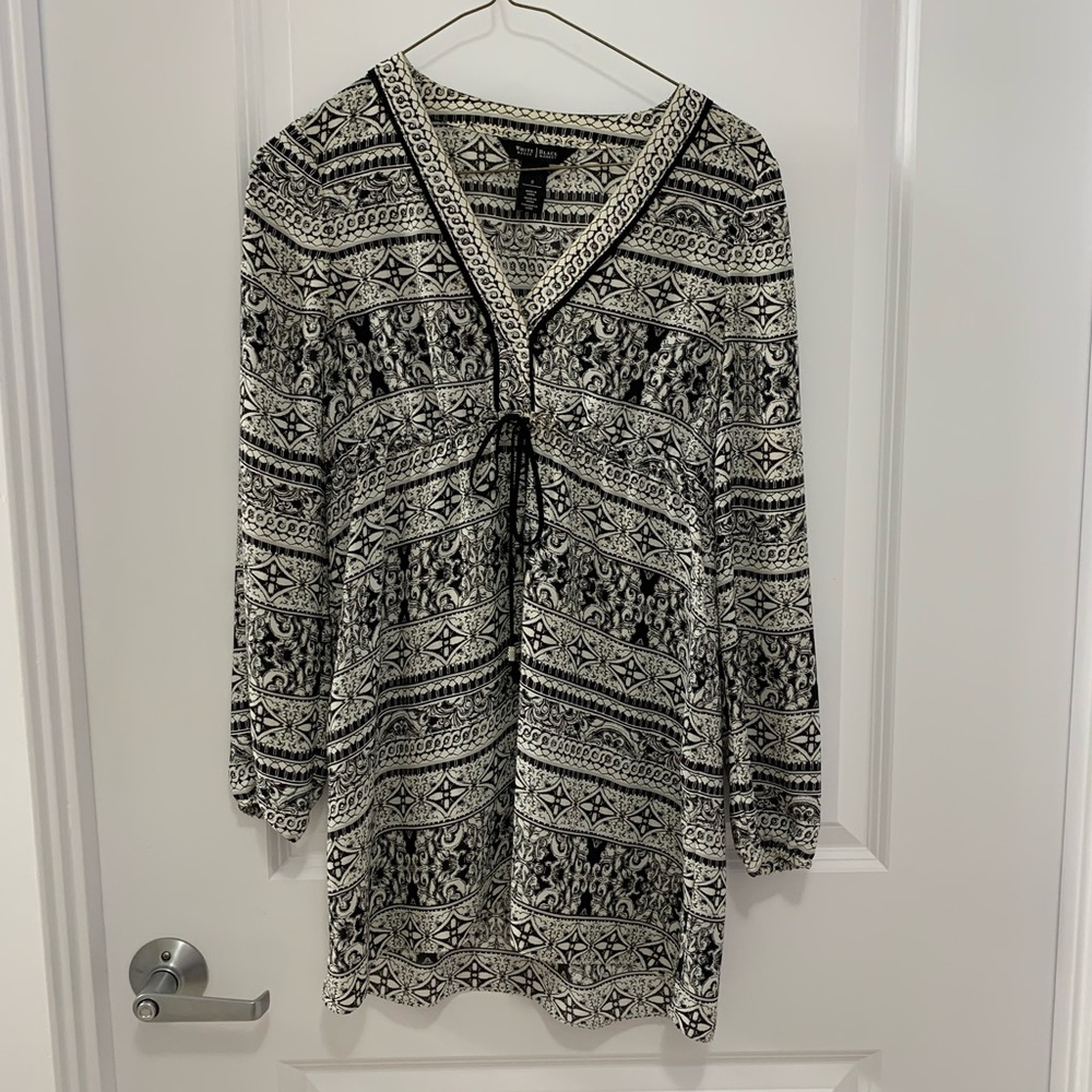 White House Black Market Black and White Patterned Tunic